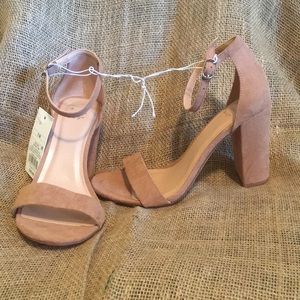Nwt a new day heels sandal size 7.5W